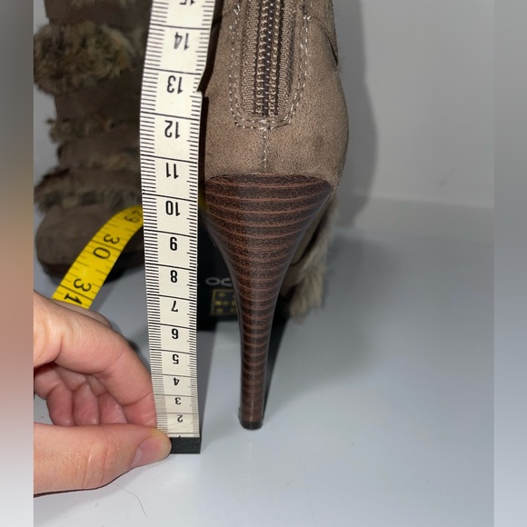 ALDO | Faux fur and faux suede strappy brown ankle boots with 10 cm thin heel - Picture 4 of 12